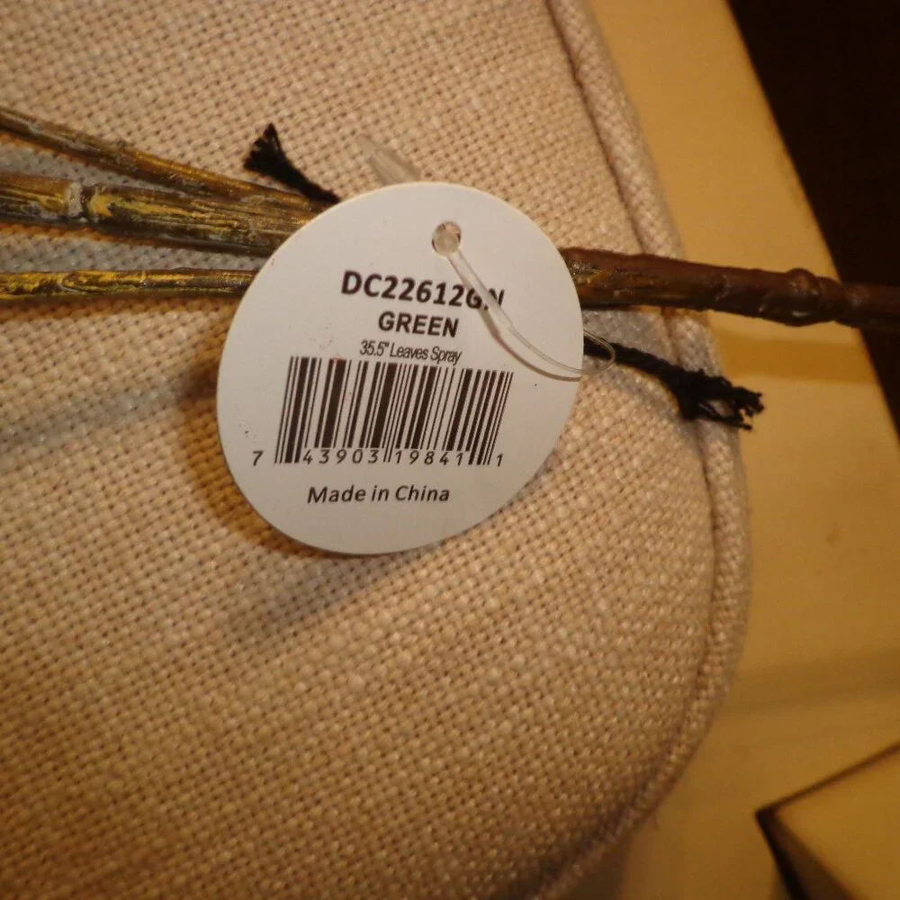 NWT DC David Christopher's GREEN Leaves Spray 35.5